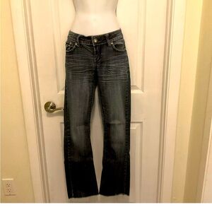 Antique Rivet Women’s Raw Hem Embellished Jeans Size 28